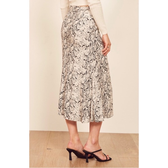 Reformation | Snake Print ‘Bea’ Midi Skirt | Size 6 - Picture 4 of 11